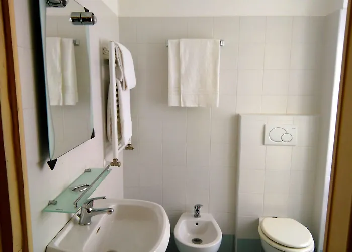 Alojamento de Acomodação e Pequeno-almoço Colosseoinn 3*